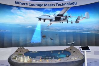 自衛隊SHILDはここから？　ウクライナ侵攻2年前に見たドローンと無人機が“飛ぶ”ジオラマ