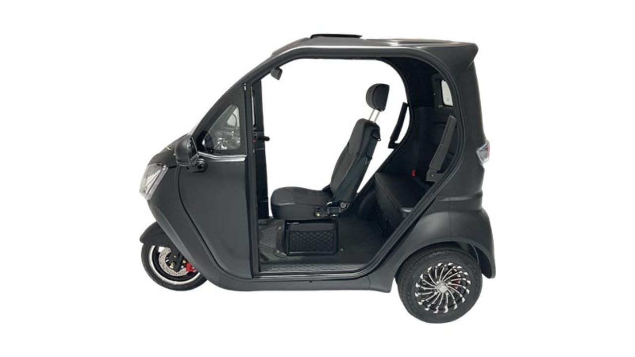 EV INNOVATOR、3人乗りEVモビリティ「e-NEO」全国規模の充実した整備対応・保証体制で購入後も安心の都市型モビリティライフを