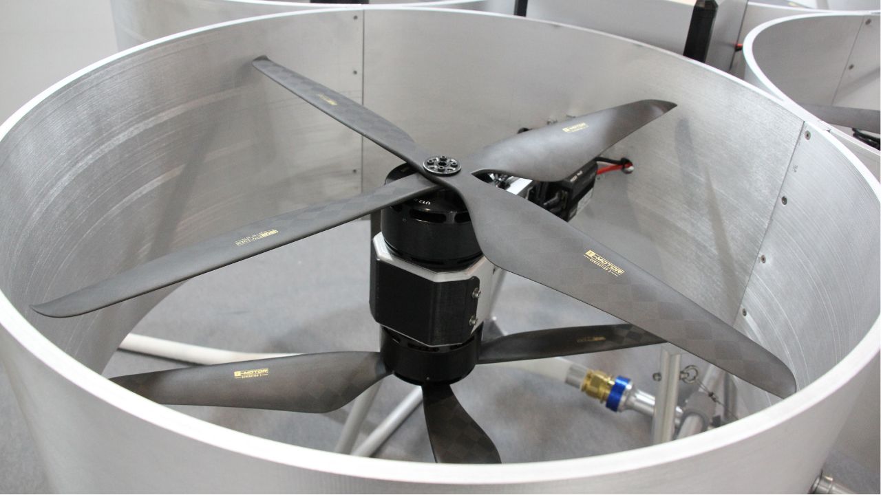 新開発の放水ドローンやドローンポートの活用方法に注目が集まった危機管理産業展2025