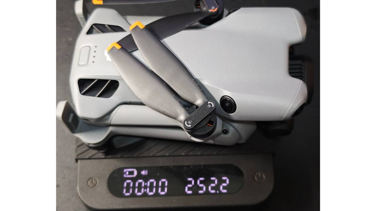 DJI本拠地・深圳でMini 5 Proを購入──進化と“249gの壁”を超えて