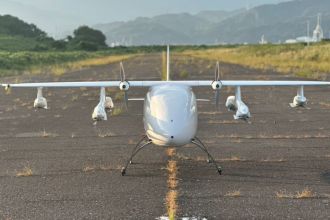 ピノキオ商事、豪雪で孤立する石徹白へ、ドローンが“命の薬”を届ける