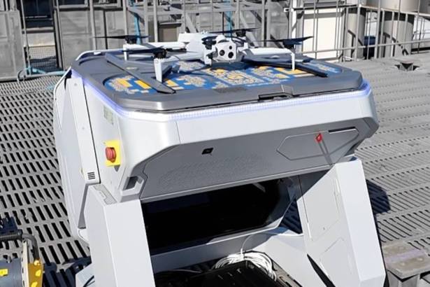 三井不動産×KDDIスマートドローン、 日本初、高層ビル屋上でのAIドローンの遠隔飛行実証実験を実施