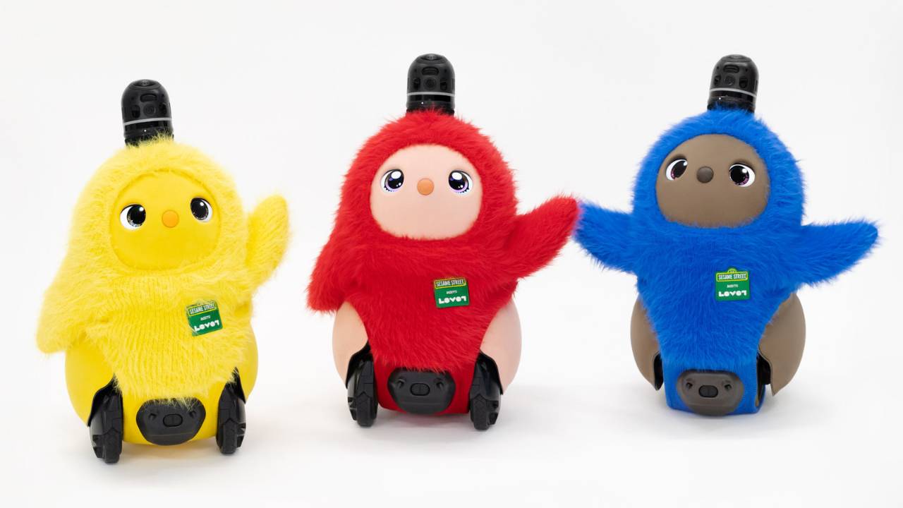 「LOVOT」と「セサミストリート」がコラボレーション！キャラクターの“ふわもこ”を模したコラボウェアが登場 」「LOVOT ストア」にエルモたちがやってくる！