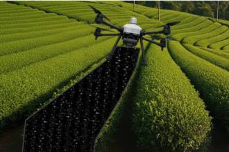 業界初、茶園の被覆作業をドローンで自動化。AutoCover、「スマート農業技術活用促進法」に基づく開発供給実施計画の認定を取得