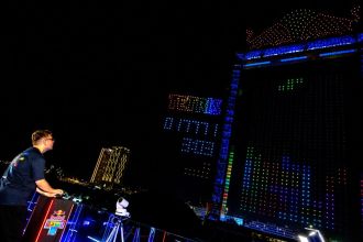 2,000機以上のドローンを使用した、世界初の空中テトリス公式戦 Red Bull Tetris World Final