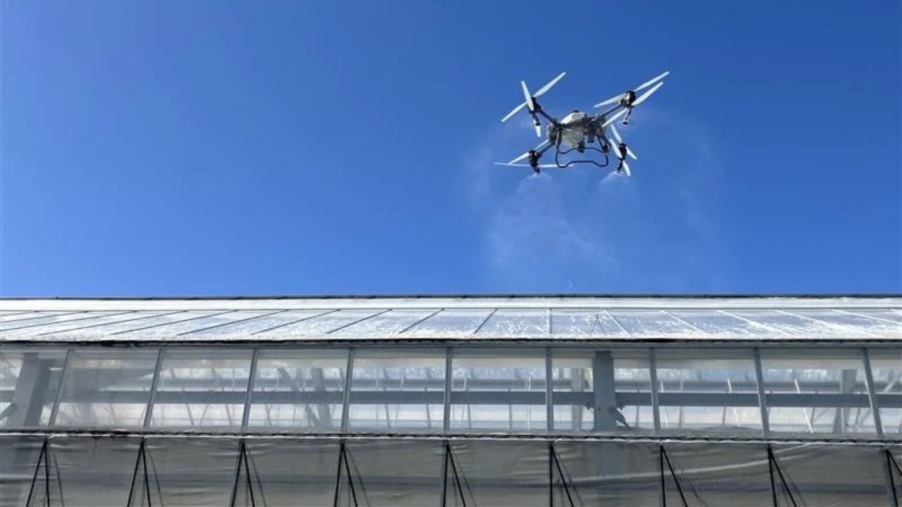 日本ペイントホールディングス、ドローンで光透過型遮熱塗料を散布「あいち農業イノベーションプロジェクト」へ参画