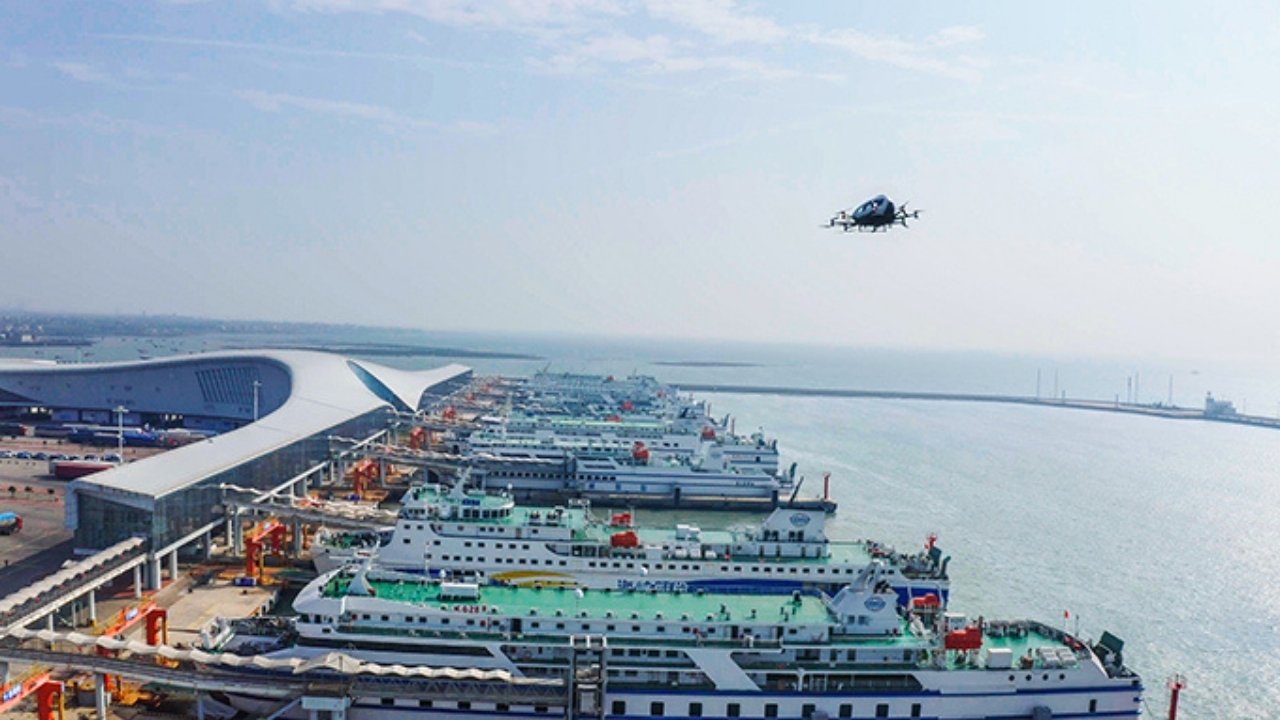 EHang EH216シリーズのeVTOL航空機、瓊州海峡を横断する初の省跨ぎ飛行を完了