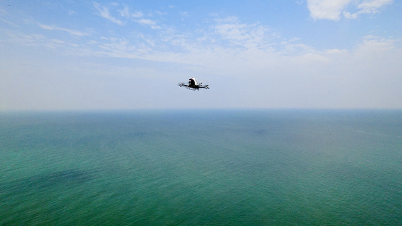 EHang EH216シリーズのeVTOL航空機、瓊州海峡を横断する初の省跨ぎ飛行を完了