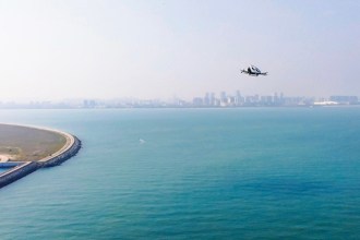 EHang EH216シリーズのeVTOL航空機、瓊州海峡を横断する初の省跨ぎ飛行を完了