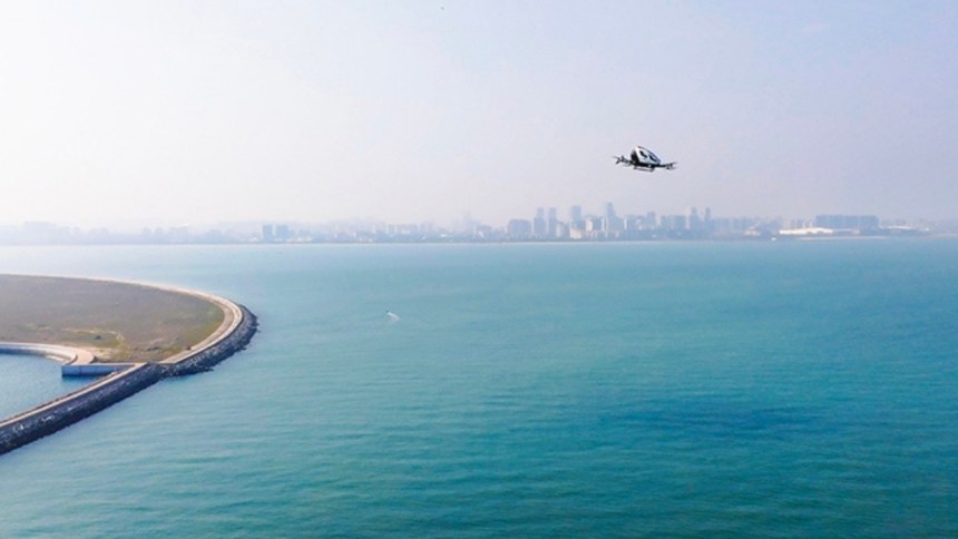 EHang EH216シリーズのeVTOL航空機、瓊州海峡を横断する初の省跨ぎ飛行を完了