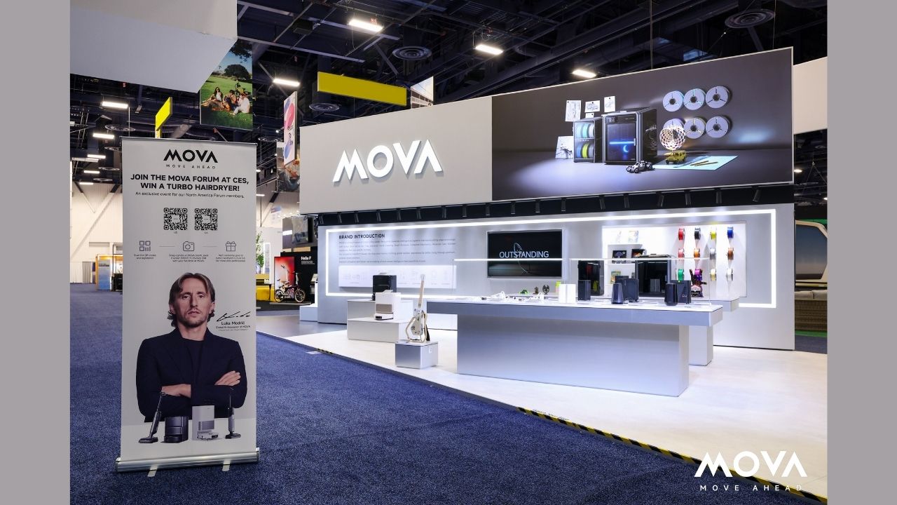 [CES 2026]AIスマートリビングを提案するMOVA、ドローン型の飛行移動するロボット掃除機など「陸・水・空」にアプローチする製品ラインナップを発表
