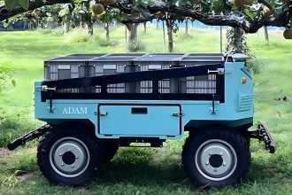 輝翠株式会社、自律走行AIロボット「Adam」初回生産分を完売