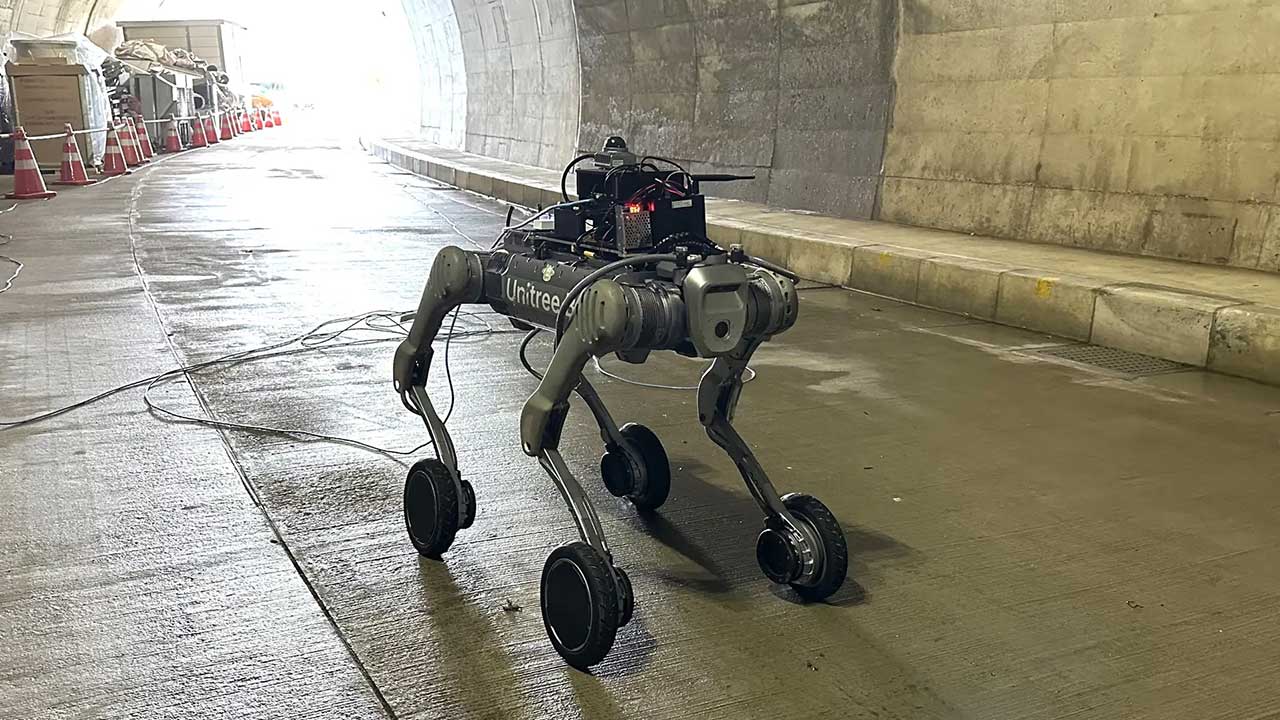 四足歩行ロボット