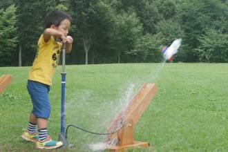 夏休み科学実験教室「ペットボトルロケットづくり」・「アイスクリームづくり」｜国営アルプスあづみの公園【大町・松川地区】