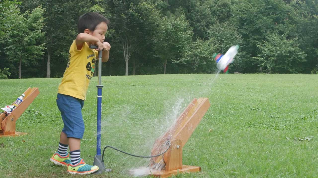 夏休み科学実験教室「ペットボトルロケットづくり」・「アイスクリームづくり」｜国営アルプスあづみの公園【大町・松川地区】