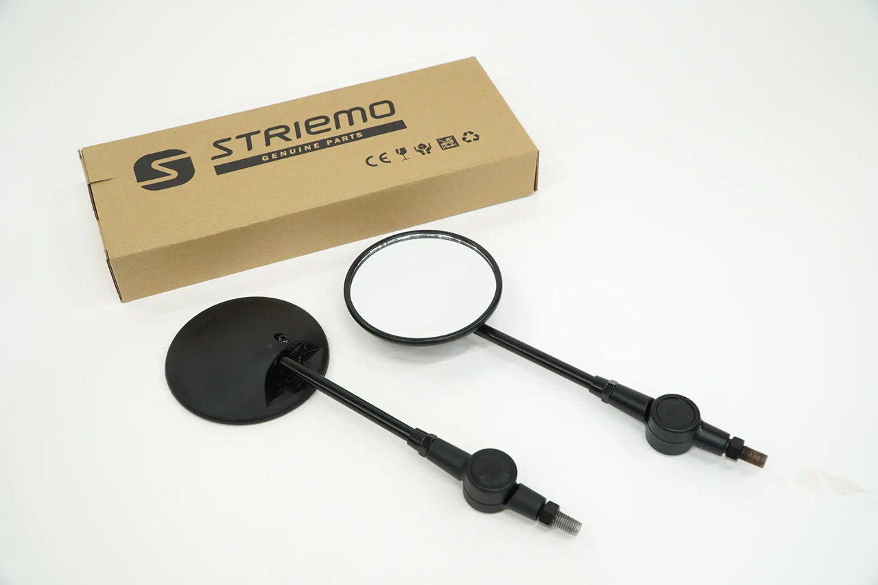 新開発の専用バックミラーを標準同梱品に