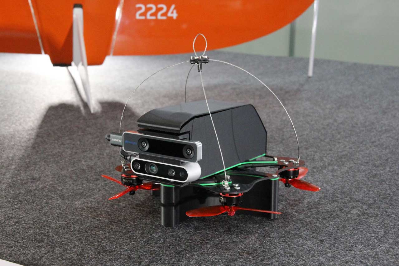 屋内の要救助者の捜索や屋内のマッピングに利用する小型ドローン