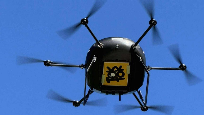 モンゴル初のドローンによるフードデリバリーに成功