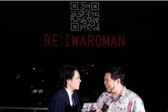 レッドクリフ、「令和ロマン」単独ライブ記念・日本初のドローン漫才ショーを演出