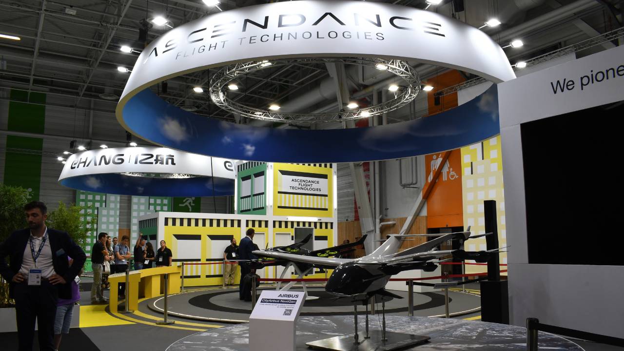 空飛ぶクルマを巡るJAL対ANA　競争しつつ協調しあい如何に社会実装を進めるか