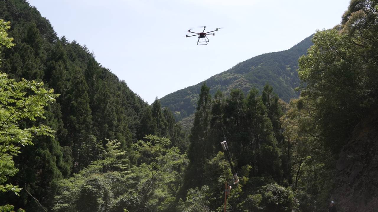 マゼックス、「ドローンサミット2025」で高ペイロード運搬ドローン「軽助55」を公開