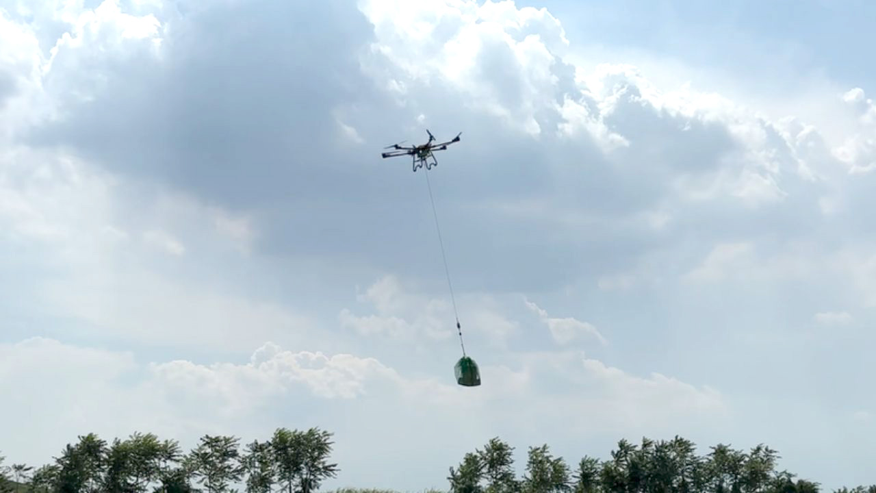 マゼックス、「ドローンサミット2025」で高ペイロード運搬ドローン「軽助55」を公開