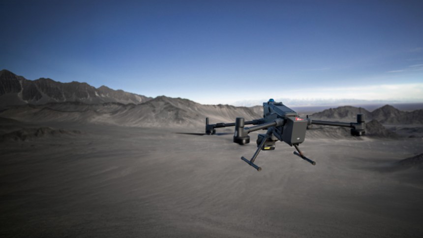 260709_DJI_Matrice400-AP100-Parachute_topTgp7bk67