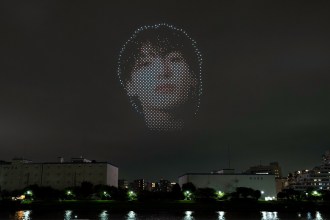 260902_drone-show_topNgSW7c0S